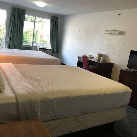 Portland Super Value Inn Екстериор снимка