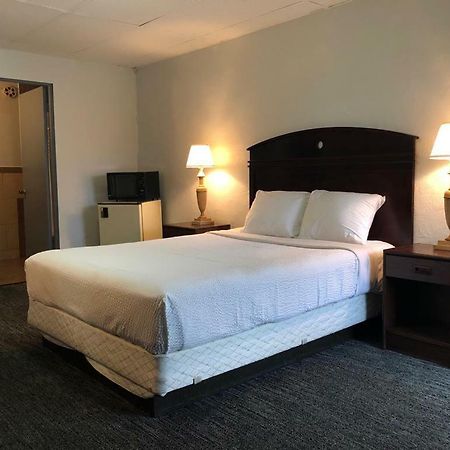 Portland Super Value Inn Екстериор снимка
