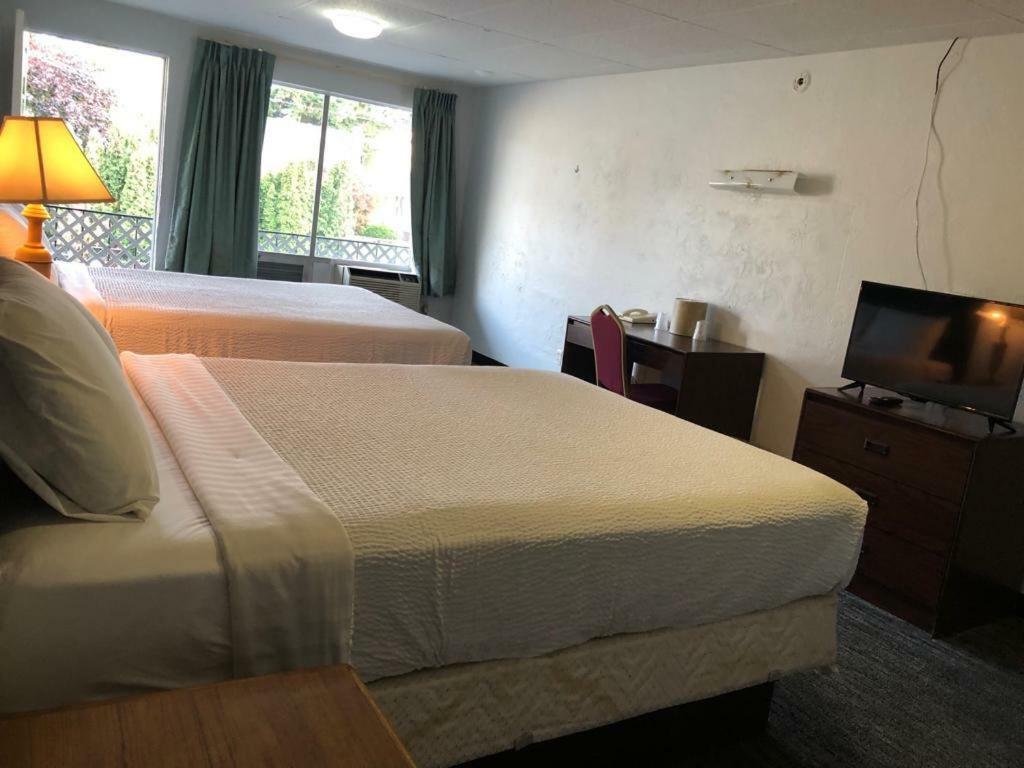 Portland Super Value Inn Екстериор снимка